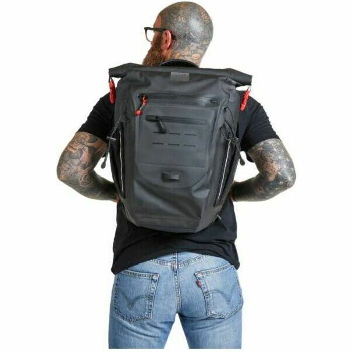 2024 Red Paddle Co Adventure Wasserdichter Rucksack 30L 002-006-000-005  Obsidian Black